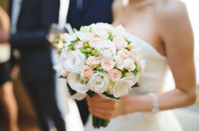 Choisir son bouquet de mariage - Les mariés d'aphrodite