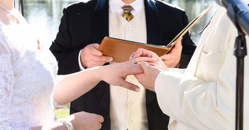 Organiser une cérémonie avec un officier laïque ? officier-ceremonie-laique
